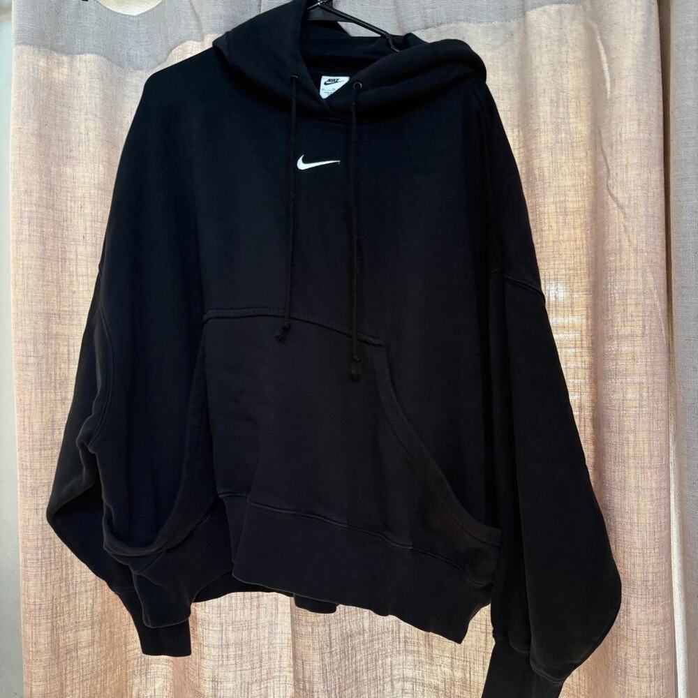 Black nike hoodie with white